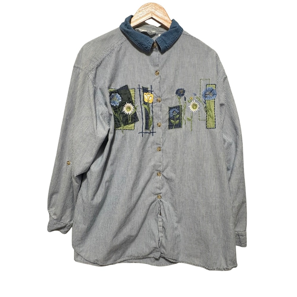 Victoria Jones Woman Button Top 24W Blue Stripe Floral Embroidered Denim Collar
